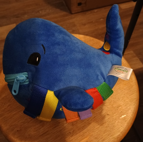 Buckle Toys BLU WHALE colorful Buckles Zipper Mouth Fleece Stuffed Toy 7in - Picture 4 of 16